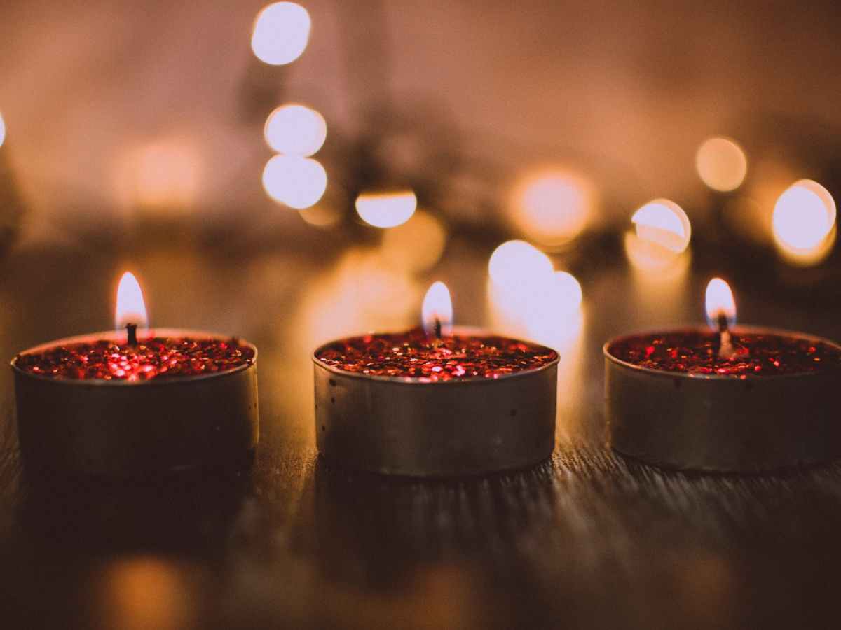 Candles – Satisfying or&nbsp;Sinister?